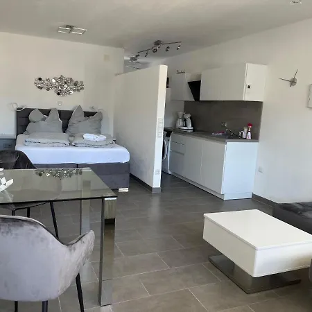 Kleiner-Kristall Appartement *
